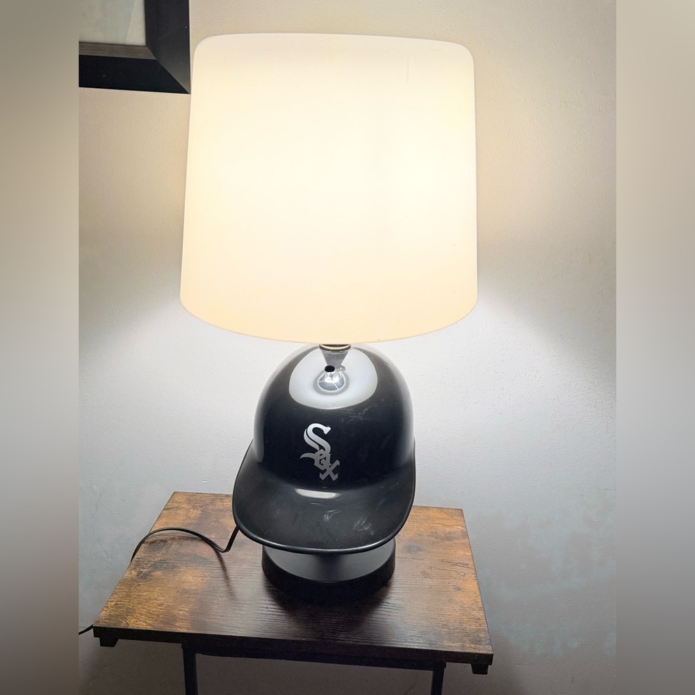 Black and White Sox Helmet Lamp